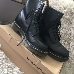 BRAND NEW DOC MARTENS SIZE 7